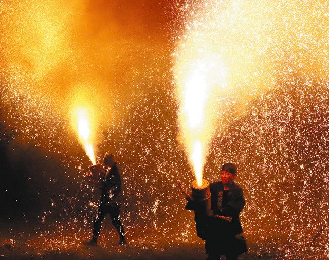 サプライズで手筒花火披露 浜松のホテル 中日新聞しずおかweb