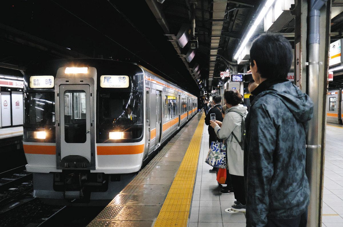 鉄道好きが大集合！ 名古屋→尾鷲間・臨時夜行列車の旅に記者が同乗
