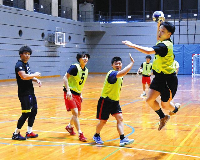 目指せプロリーグ 練習白熱　ハンド「富山ドリームス」
