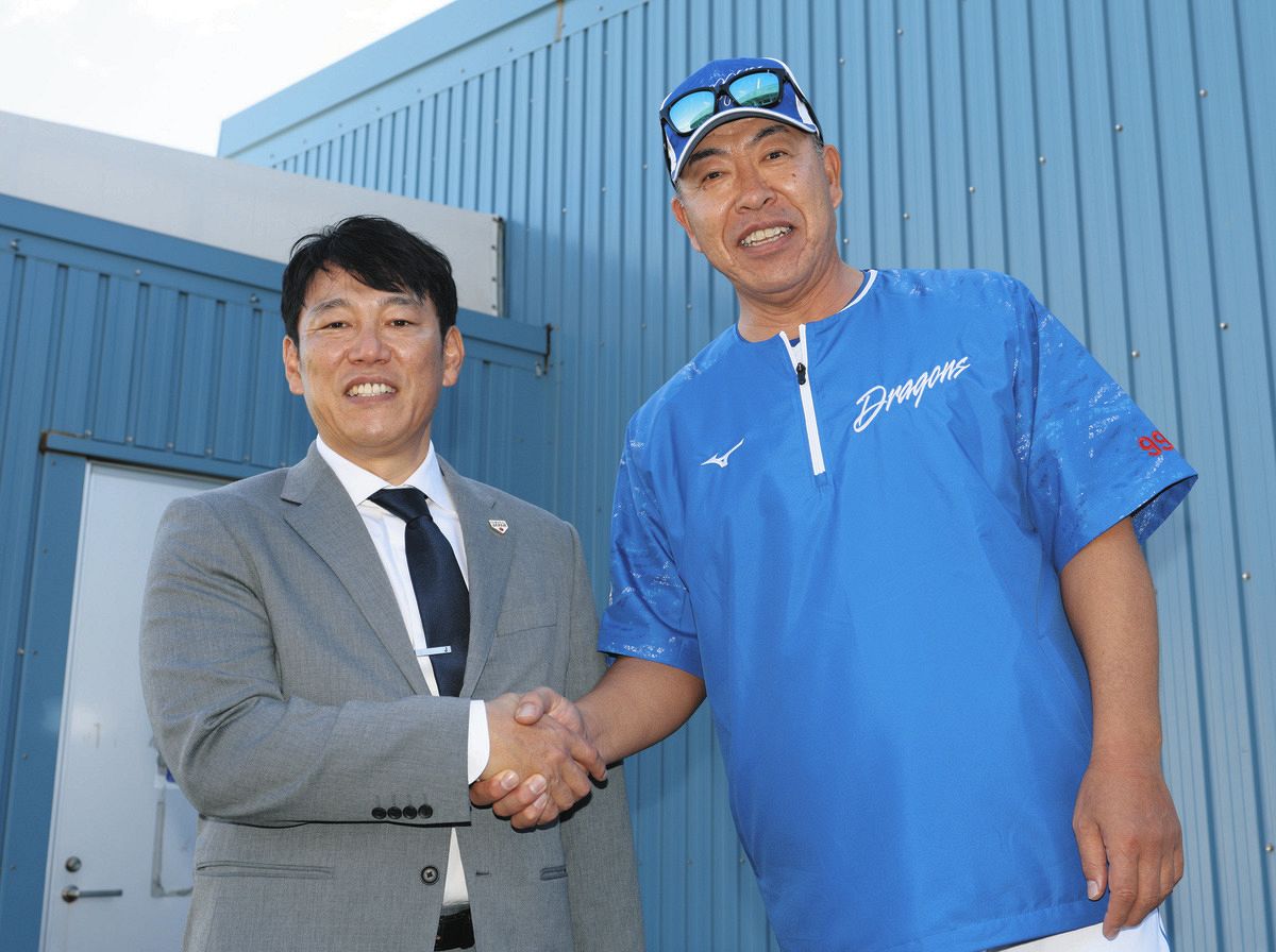 侍ジャパン」井端監督、中日を視察、細川について「長打を打てる