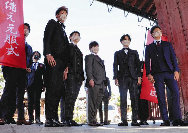 新成人よ 格好良い大人に 彦根で理容師らの団体が 元服式 中日新聞web