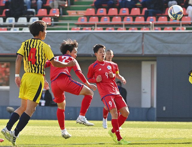 猛攻しのぎ三重初勝利 サッカー全国高校選手権 中日新聞web