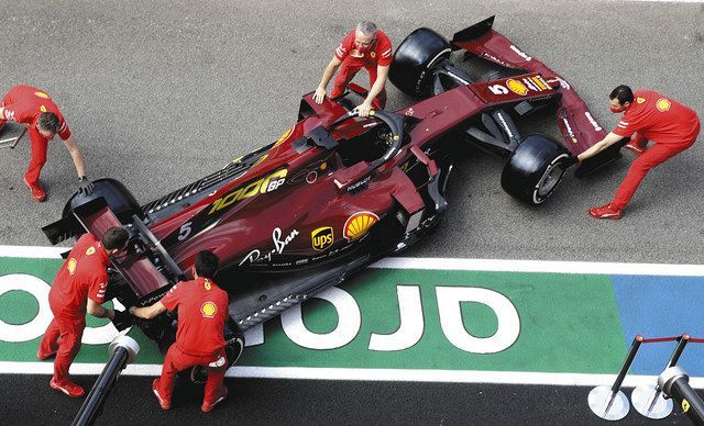 跳ね馬1000戦記念カラーで参戦 初参戦70年前のワイン