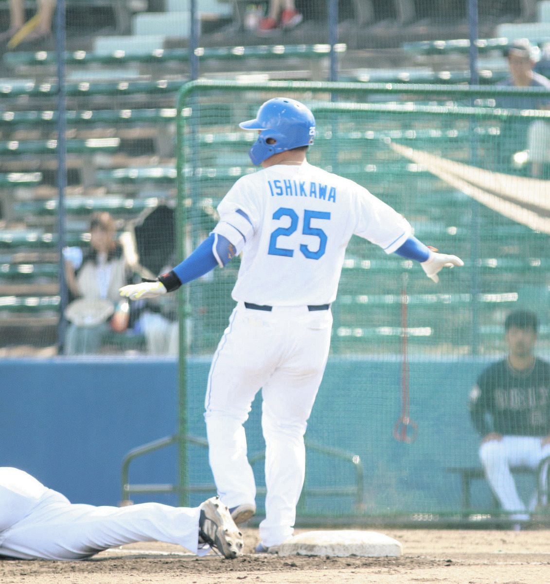 中日・石川昂弥、1カ月ぶり実戦復帰 一塁へ全力疾走 ウエスタン