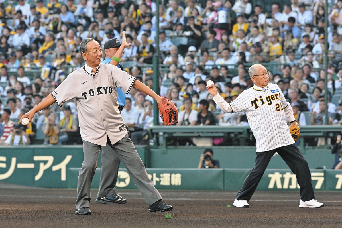甲子園100周年で阪神・巨人のレジェンドが始球式 吉田義男さん「甲子園