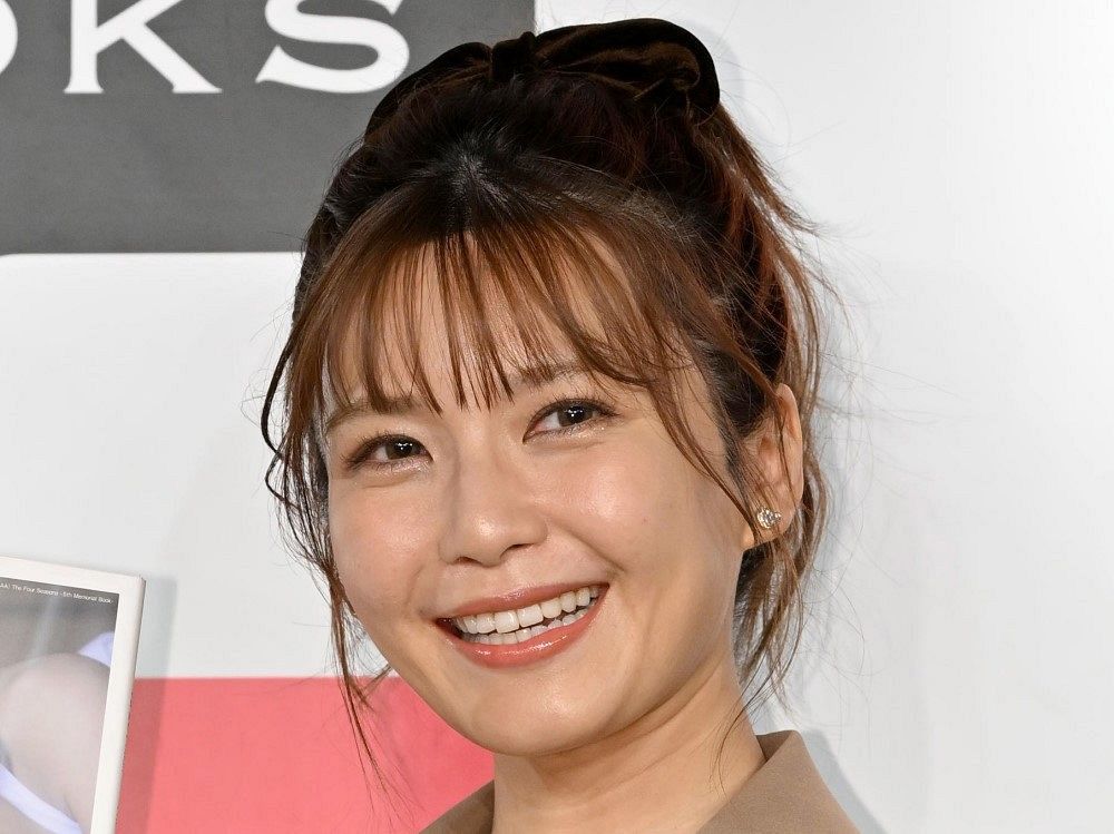 デビュー当時のAAAのような」宇野実彩子、“ド金髪”のストレートロング