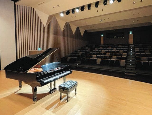 1月8、9日に安曇野市穂高交流学習センターでグランドピアノ無料開放