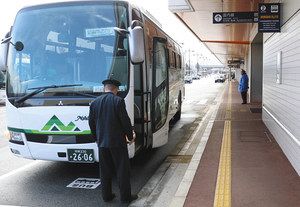 高山 トップ 富山 バス