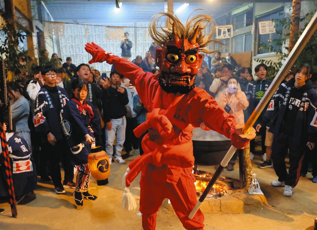 古よりの花祭　受け継ぎし技と形 東栄町 古よりの花祭 受け継ぎし技と形 図録 - メルカリ