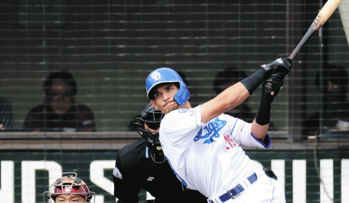 中日の新外国人・ロドリゲスが1軍のオープン戦4試合ぶり出場　先制適時打に守備でも持ち味発揮：中日スポーツ・東京中日スポーツ