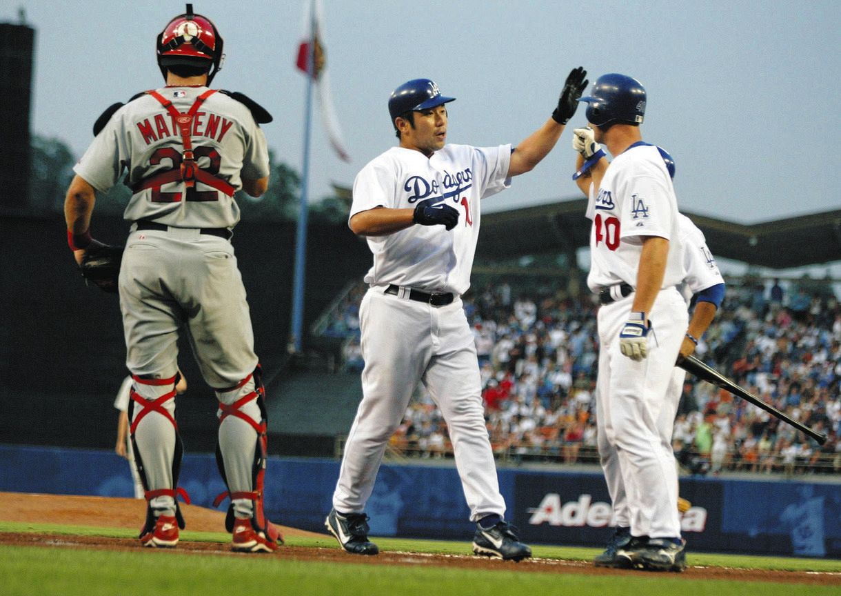 ◇ドジャースタジアムに君臨した野茂英雄は打ってもすごかった【写真
