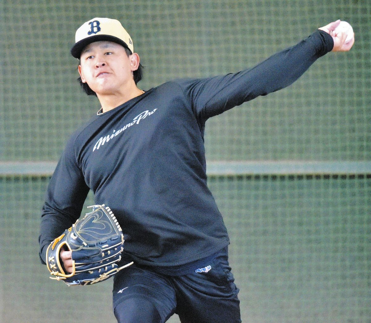 宮城大弥、初ブルペン15球 『年男』の目標は「ケガをしない」新背番号