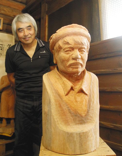 中村哲さん追悼の木彫 地元講演に感銘『忘れない』 七尾・志田さん制作