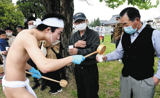 お神酒 コップにそーっと 小矢部で酒とり祭 北陸中日新聞web