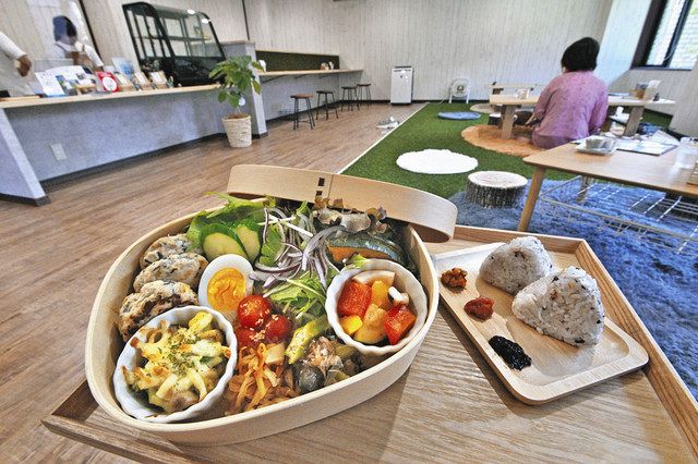 曲げわっぱランチ かかりつけカフェ にじいろ 福井市二の宮４丁目１４ １４シティハウス二の宮１階 日刊県民福井web