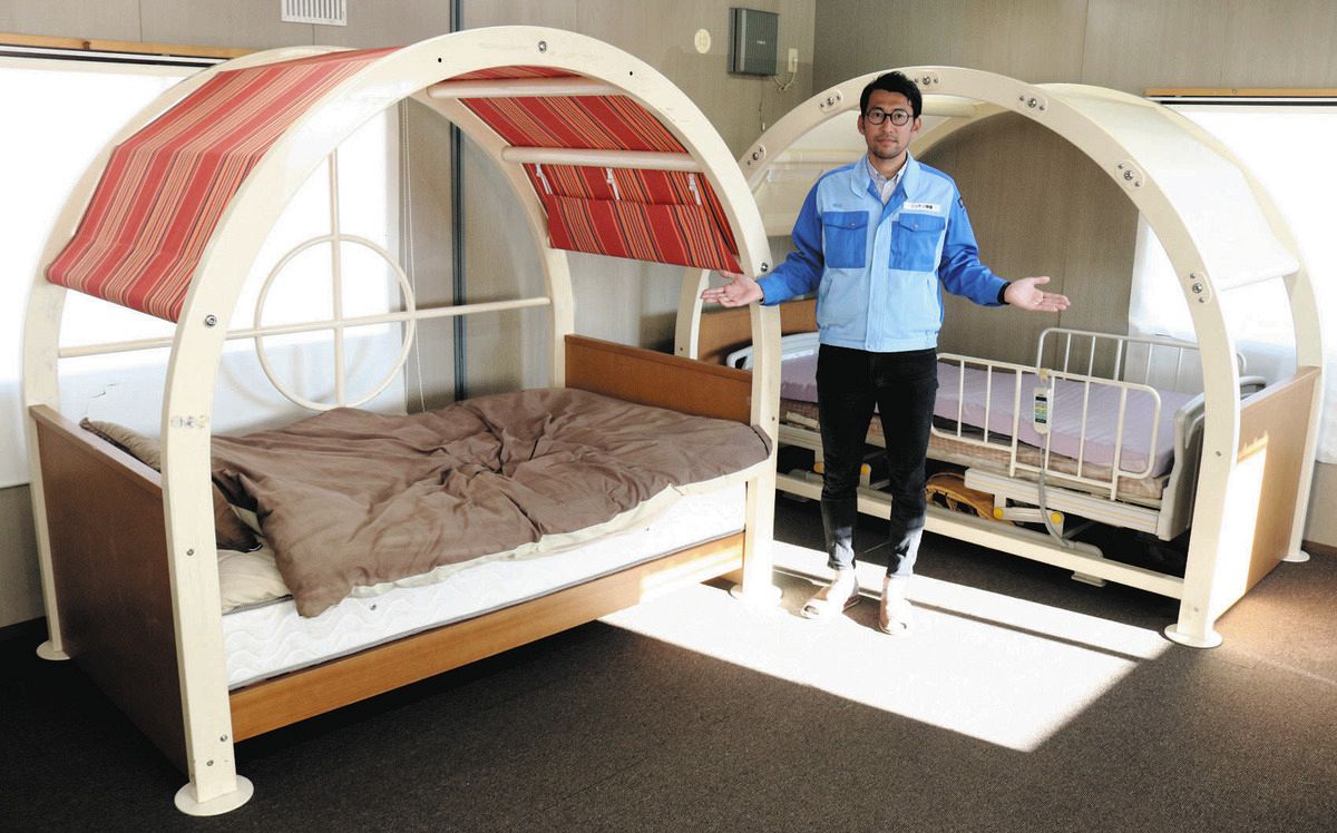 地震時に命守るベッド 家屋倒壊に備える頑丈な覆い 富士宮の事業所が 