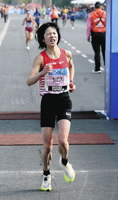 【コレクター品】サイン入りユニフォーム　鈴木亜由子 鈴木亜由子、日本勢トップ2位 地元の声援で自己ベスト「声をかけて