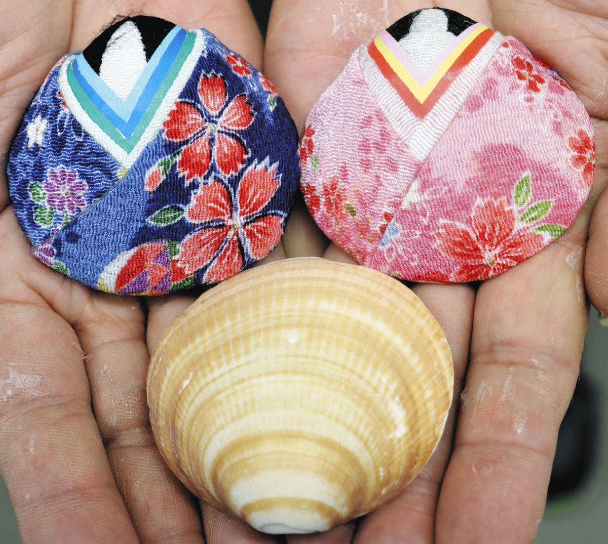 貝殻でひな人形、制作体験開催中 田原の貝塚資料館：中日新聞Web