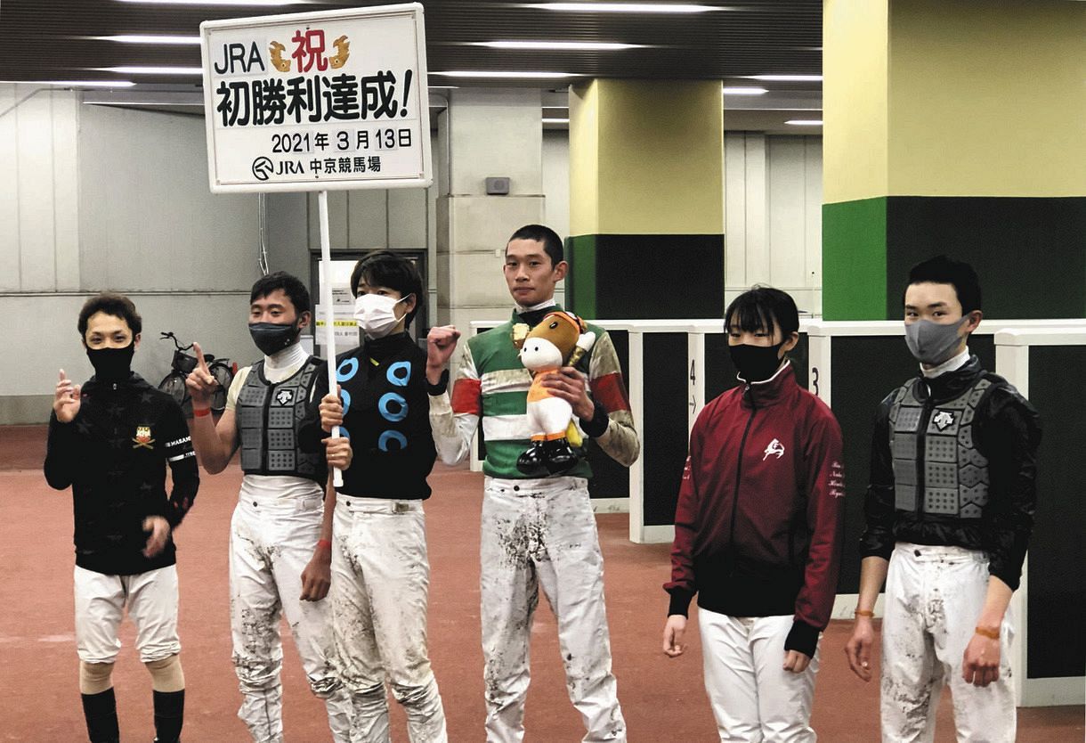 中京競馬6r 176センチルーキー松本大輝がjra初勝利 デビュー11戦目 この次は森厩舎の馬で結果を 中日スポーツ 東京中日スポーツ