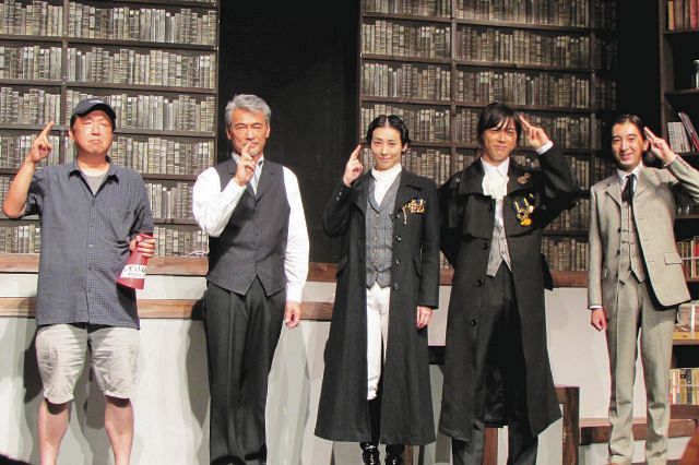 女優の鳳恵弥ロングヘアをバッサリ 日本の方々が演劇を見て励みになるように努めてまいります 舞台に意気込み 中日スポーツ 東京中日スポーツ