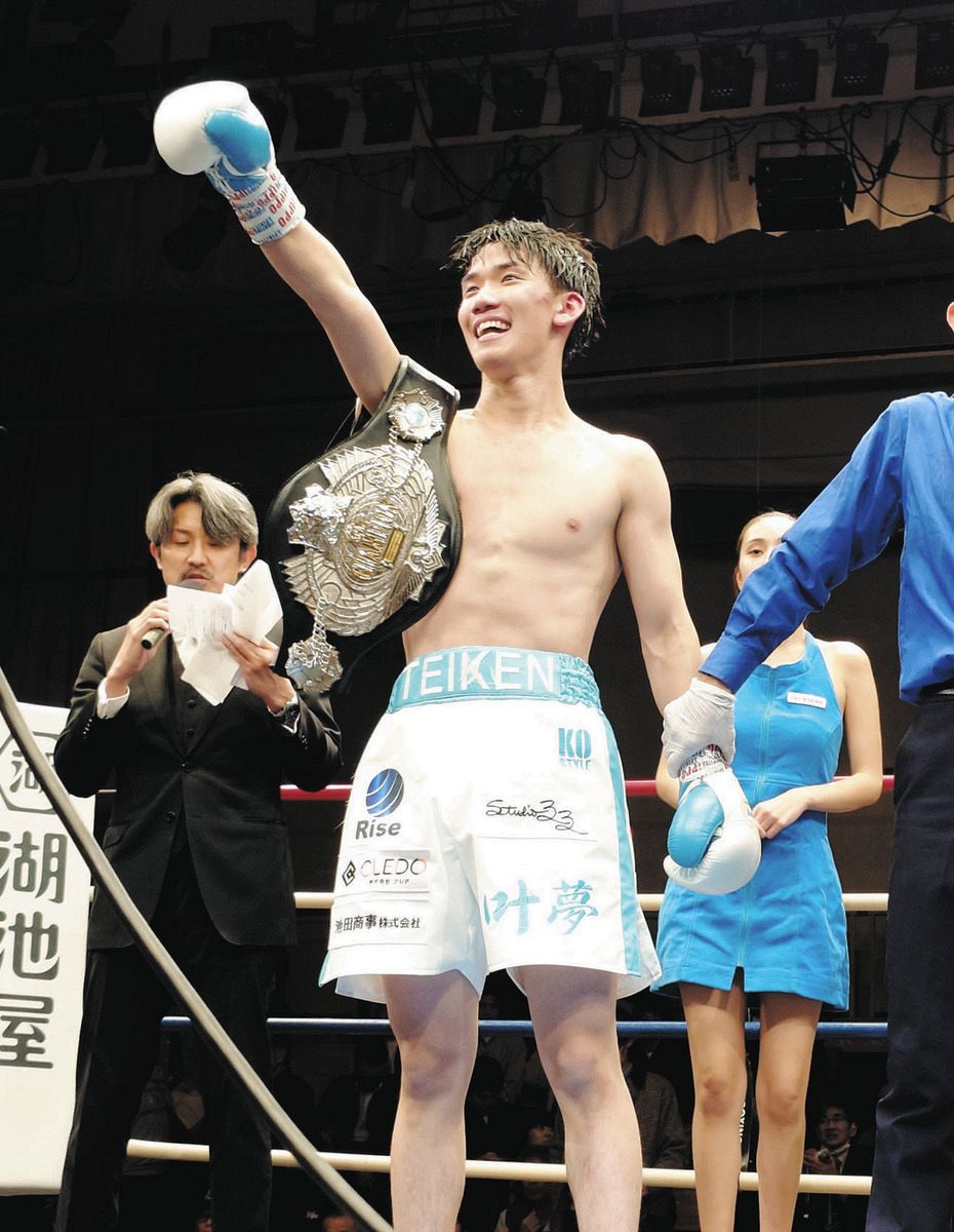 馬上の人 上野きり 1998.10.08 25歳 障害馬術選手 【経歴】 幼稚園の体験乗馬で