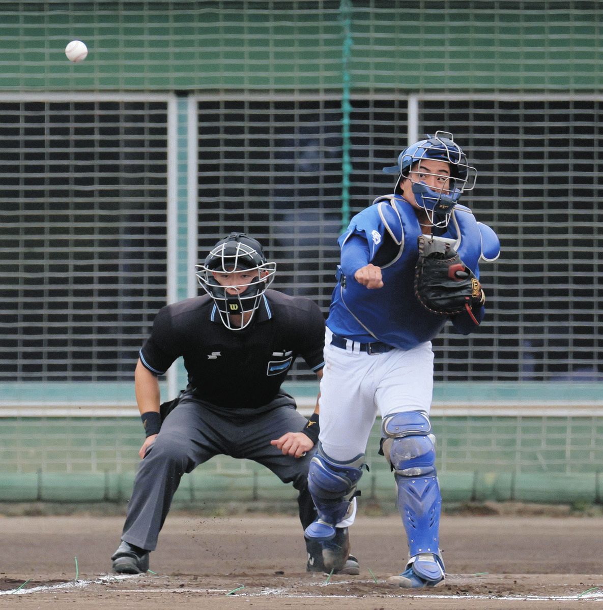 中日・石伊雄太、バズーカ3発！ 盗塁阻止×2に二塁けん制でもアウト