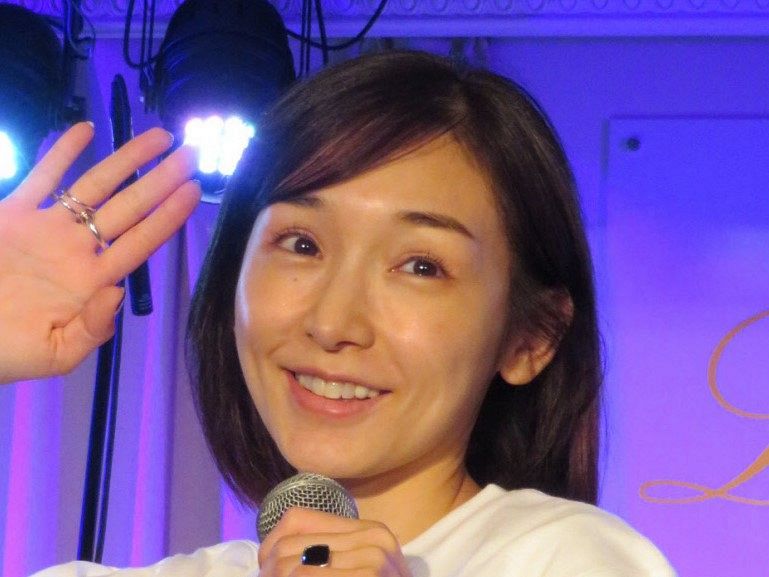 その衣装は！」37歳・モーニング娘。元メンバー「絶対、会いに来てね