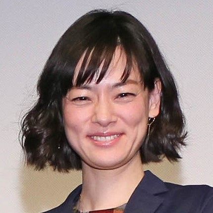 ホットスポット』市川実日子、ナゾの「ネコの日」ポーズにファン