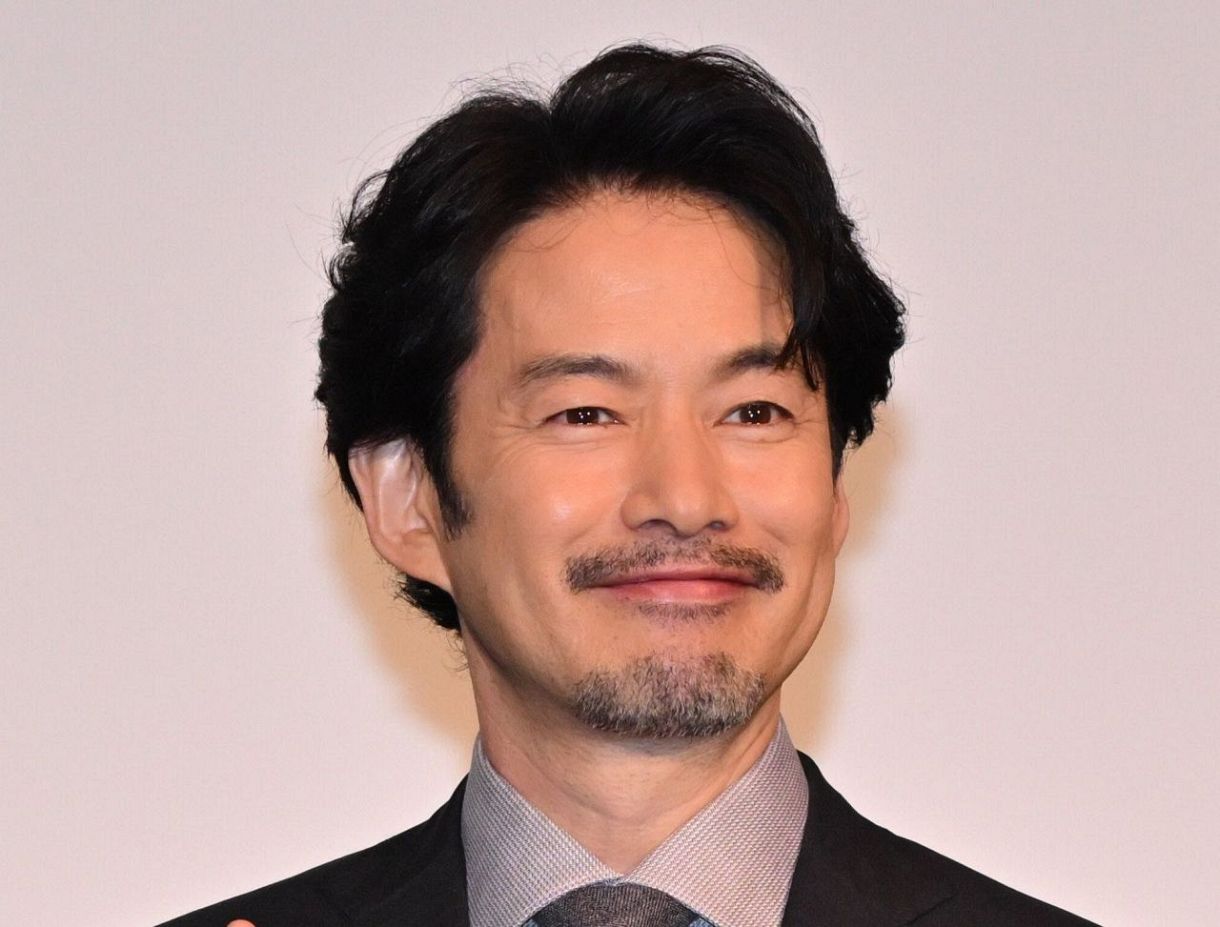 1mmも気付かなかった」竹野内豊、『眉なし・長髪オールバック