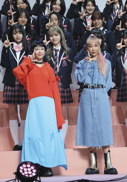 木村二朗「バラ祭りの日」3号油彩,世界一美しい街の中世衣装の女性像