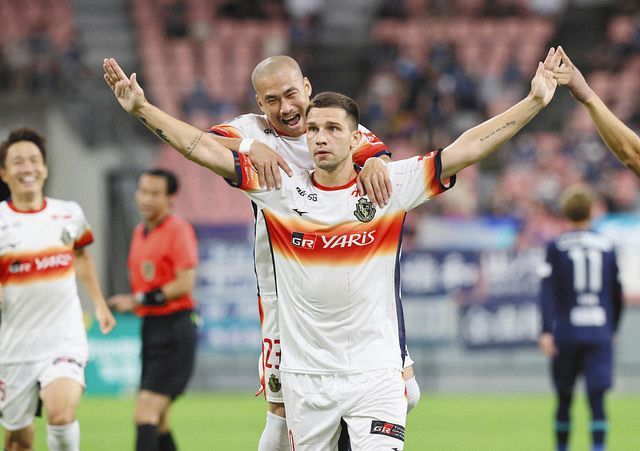 J1名古屋 ワールドクラスの一撃 シュビルツォク リーグ初ゴールで4月以来の2連勝 中日スポーツ 東京中日スポーツ J1名古屋 ワールドクラスの一撃 シュビルツォク リーグ初ゴールで4月以来の2連勝 中日スポーツ 東京中日スポーツ