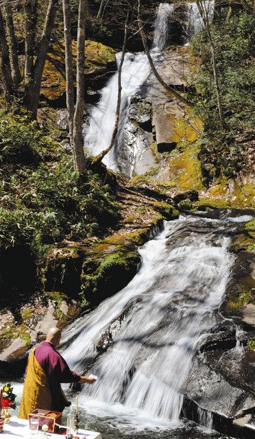 高山「宇津江四十八滝」で今季の安全祈願：中日新聞Web