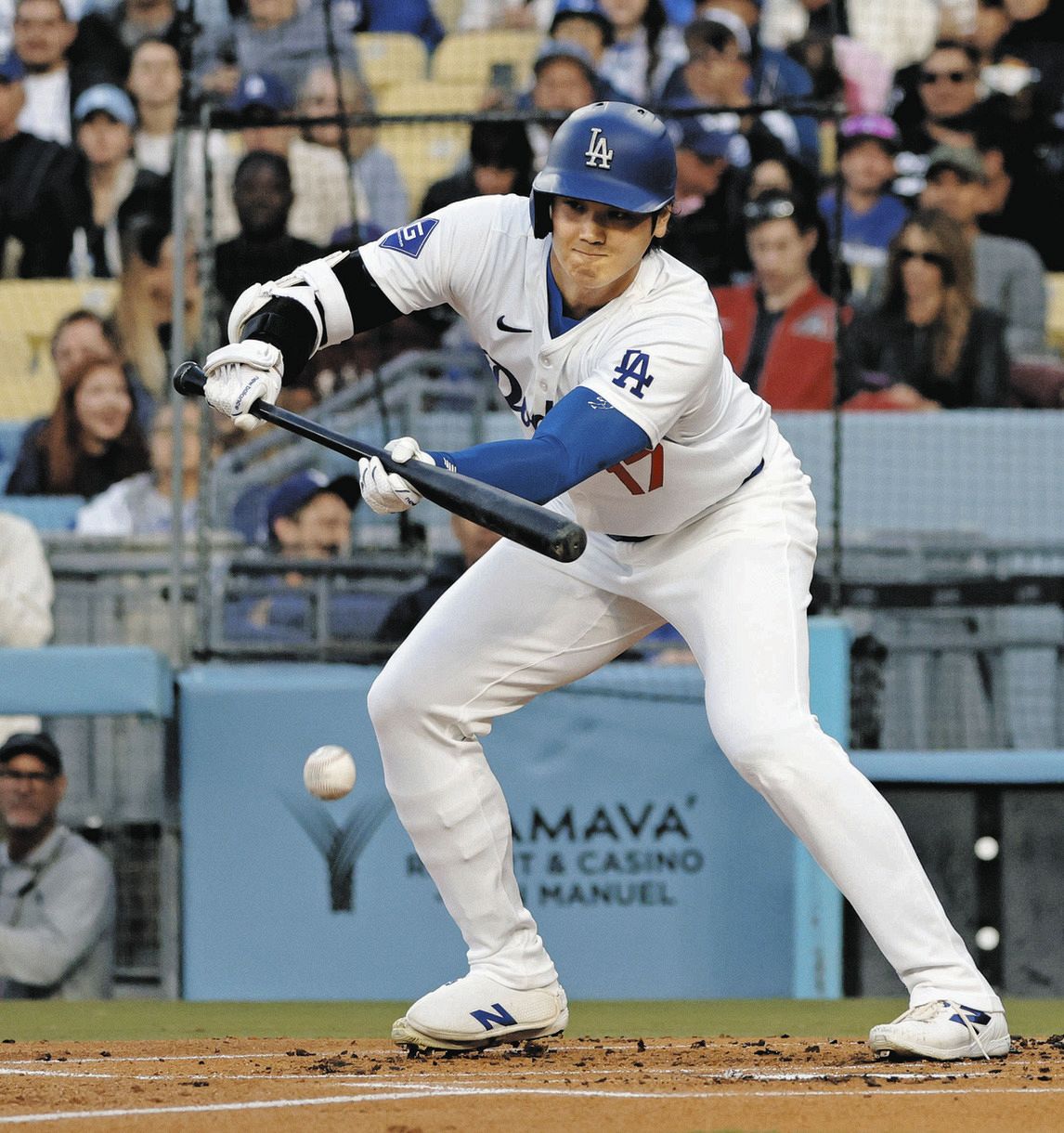 ◇大谷翔平、意表を突くセーフティーバント【動画】：中日スポーツ