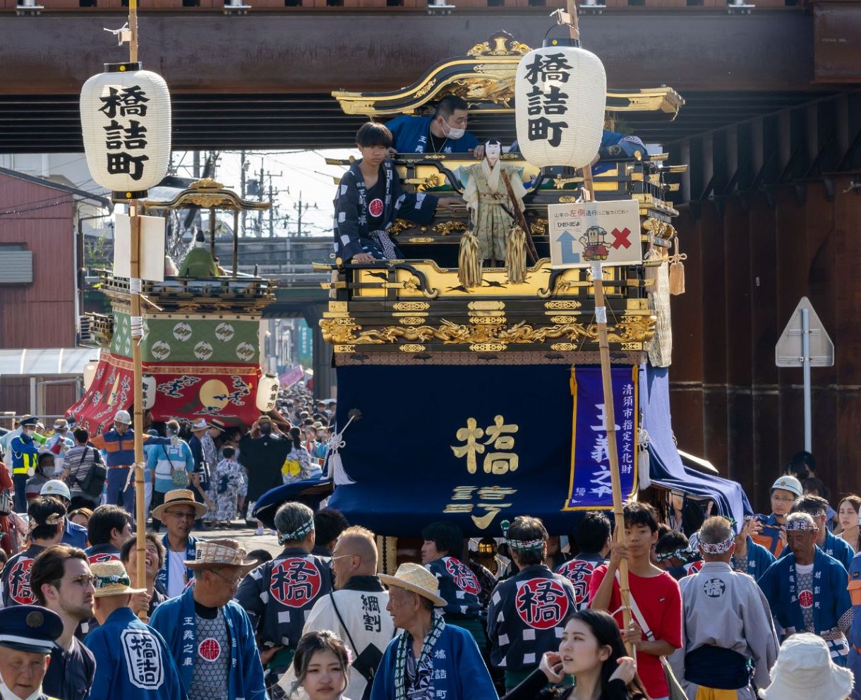 【動画・写真特集】旧街道を練る「尾張西枇杷島まつり」 名鉄特急や新幹線と伝統の山車のコラボも:中日新聞Web