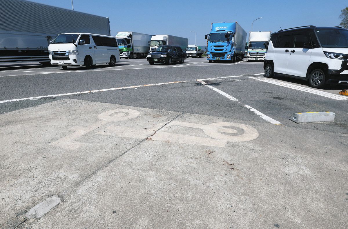 「助けてくれ！」未明の新城パーキングエリアに何度も響いた叫び声　現場で何が…：中日新聞Web