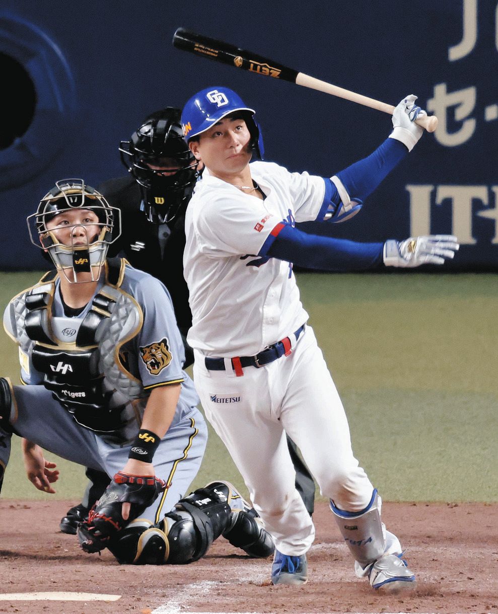中日・石伊雄太、今季3号ソロ 5回に貴重な追加点、差を2点に広げる:中 中日・石伊雄太、今季3号ソロ 5回に貴重な追加点、差を2点に広げる:中