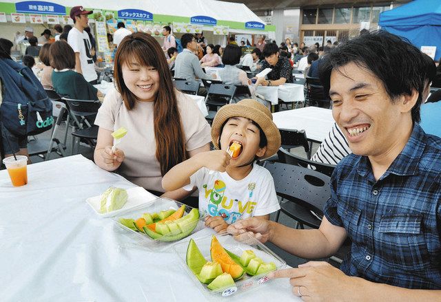 福井市 食べ頃メロン味わう 日刊県民福井web