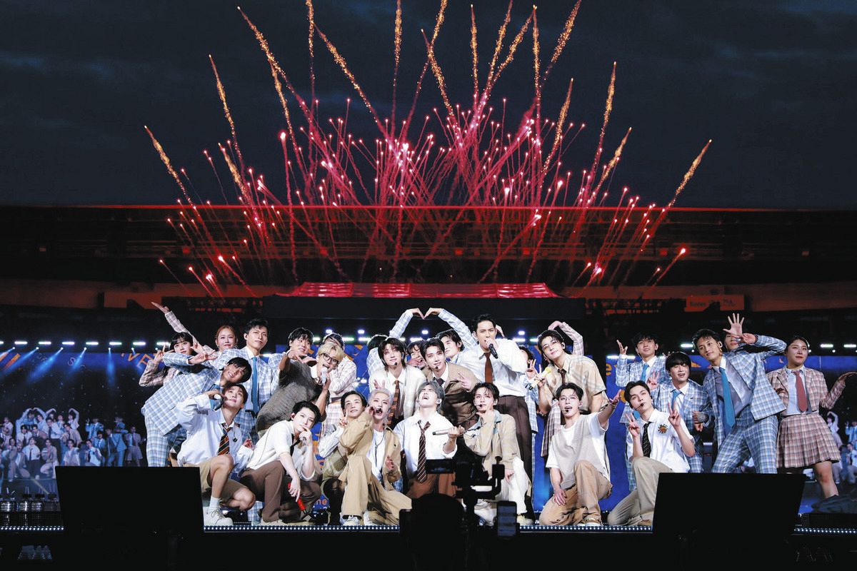 韓国の男性13人組アイドル「SEVENTEEN」ツアー日本公演完走 4公演で25