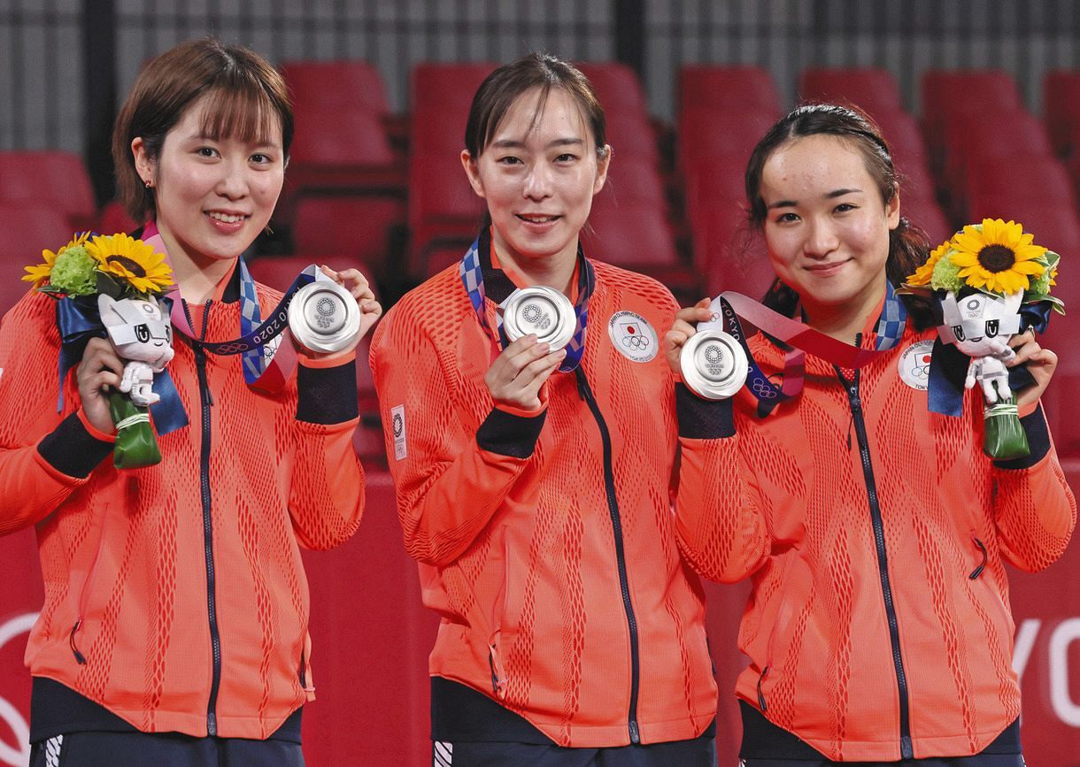 悔し涙ではなかった石川佳純の涙 10年間トップを続けた 自分を褒めてもいいのかな 東京五輪卓球 中日スポーツ 東京中日スポーツ