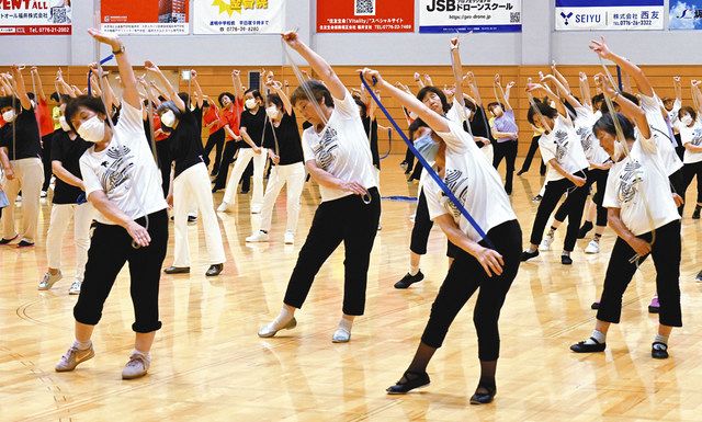 誰でも気軽に運動「３Ｂ体操」楽しむ 福井で２２０人参加：中日新聞Web