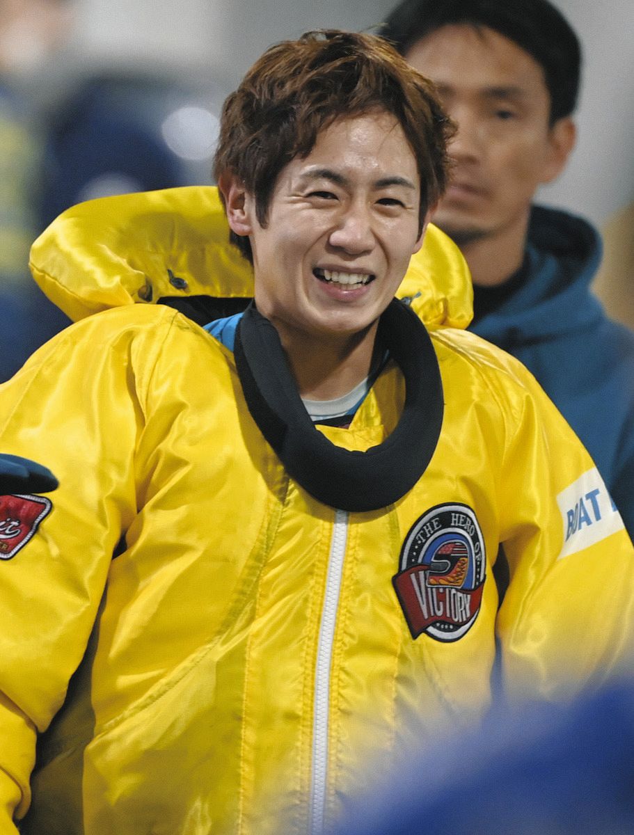 関浩哉選手サイン入りかっぱくん 4851 関 浩哉 選手 初勝利 水神祭！ | ボートレース平和島 ピースター
