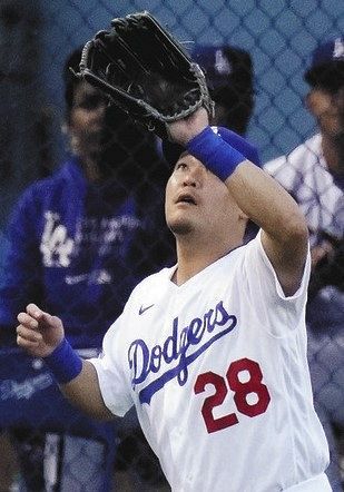 筒香嘉智がドジャース移籍後初出場 「7番・左翼」無安打も2四球：中日