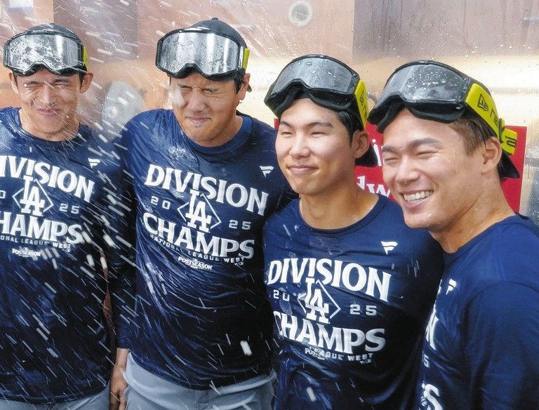 大谷翔平、歓喜のシャンパンファイト…自己最多タイ54号で地区