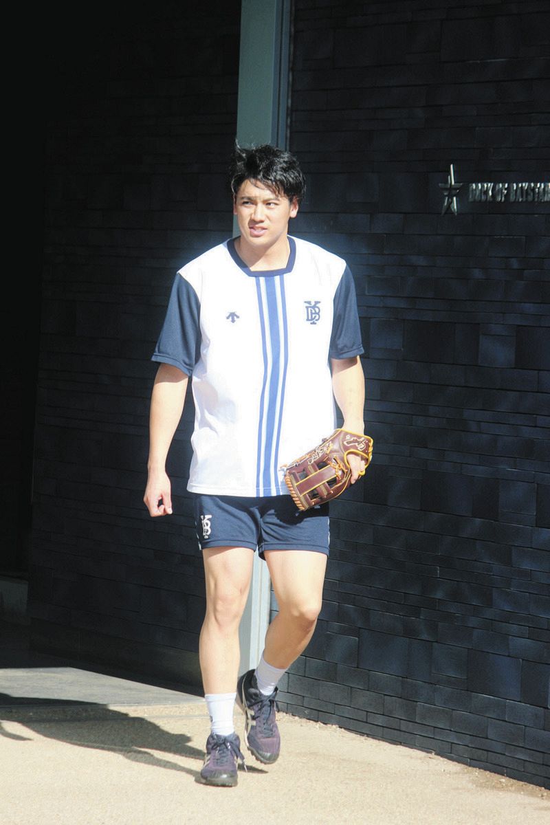 森敬斗、400万円ダウンに「ラストチャンス。度会に負けたくない」三浦