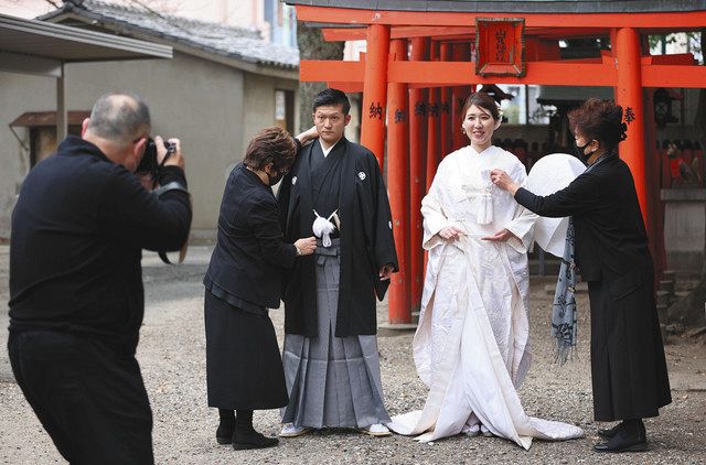 写真の中だけの結婚式 コロナで挙式見送りの夫婦が フォト婚 中日新聞web