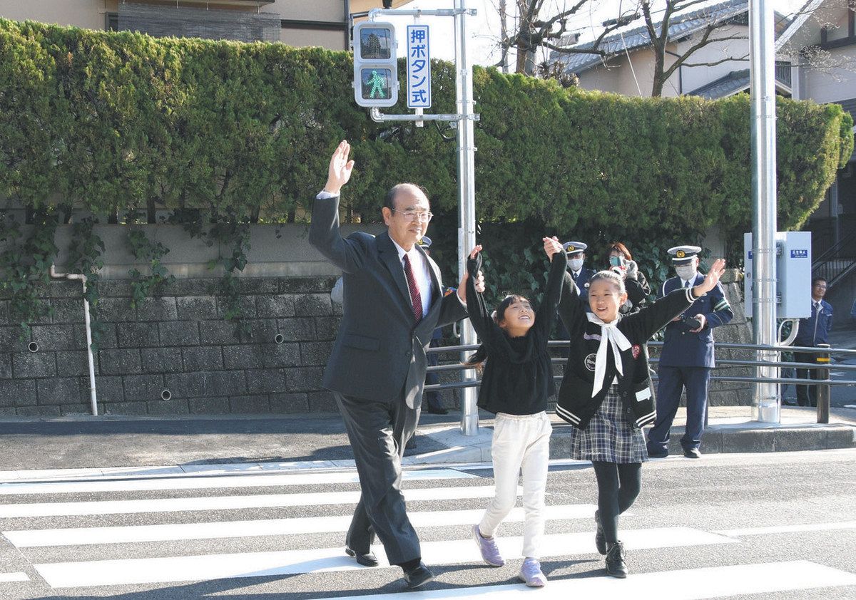 クリスマスに子ども守る贈り物 知多・にしの台交差点に押しボタン信号