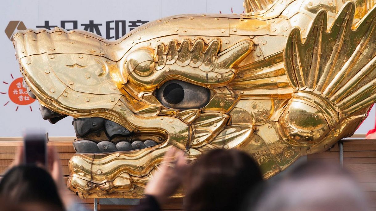 名古屋城金シャチ特別展覧」をタイムラプス撮影：中日新聞Web