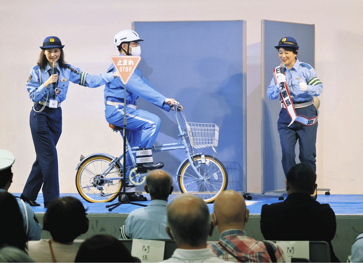 恩田アナ「ヘルメット、カブらなきゃ」 豊山で西枇杷島署が自転車教室 