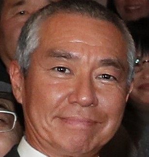 柳葉敏郎、『感謝、感謝の卒業式』息子の門出を見守り、ツーショット
