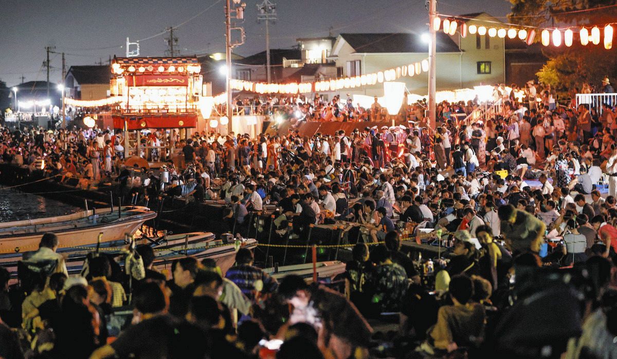 動画と写真】三重・明和町の大淀祇園祭にぎわう 山車の海上渡御や5000